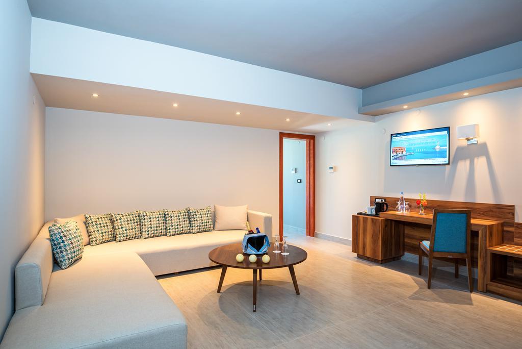 Solimar Aquamarine Resort Gerani  エクステリア 写真